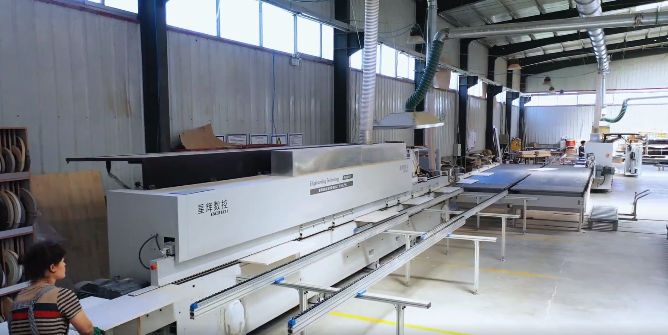 Pabrik pintar, pilih EXCITECH! Proyek pita tepi cerdas furnitur dingxiang Beijing.